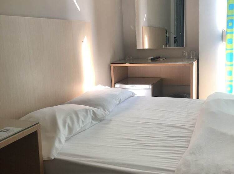 חדר סטנדרט, Kentrikon