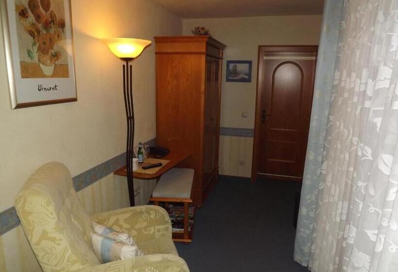 スタンダードシングルルーム, Piccolo