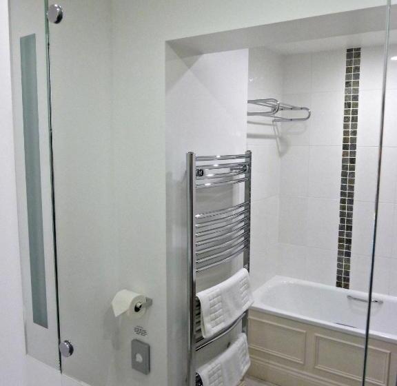 Quarto Familiar, Stocks