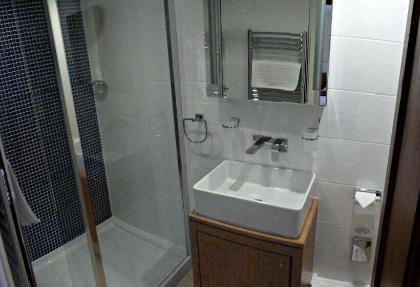 غرفة قياسية, Stocks