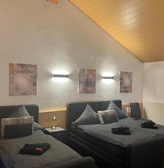 스탠다드 트리플 룸, Zur Wasserburg