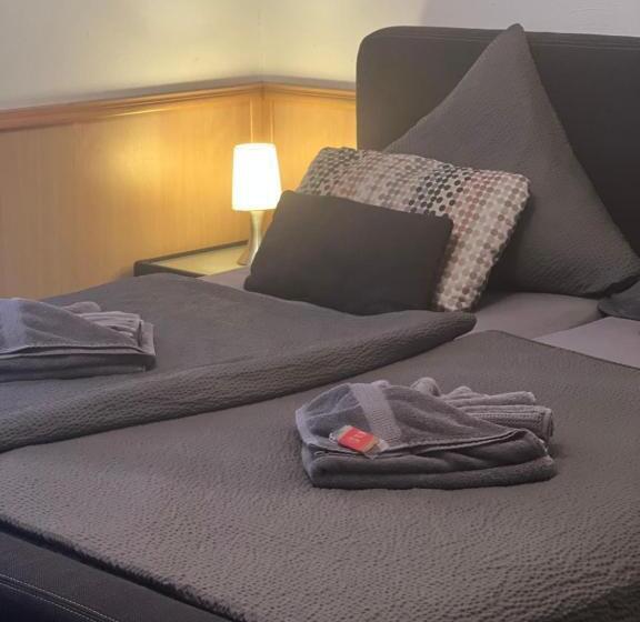 스탠다드 트리플 룸, Zur Wasserburg