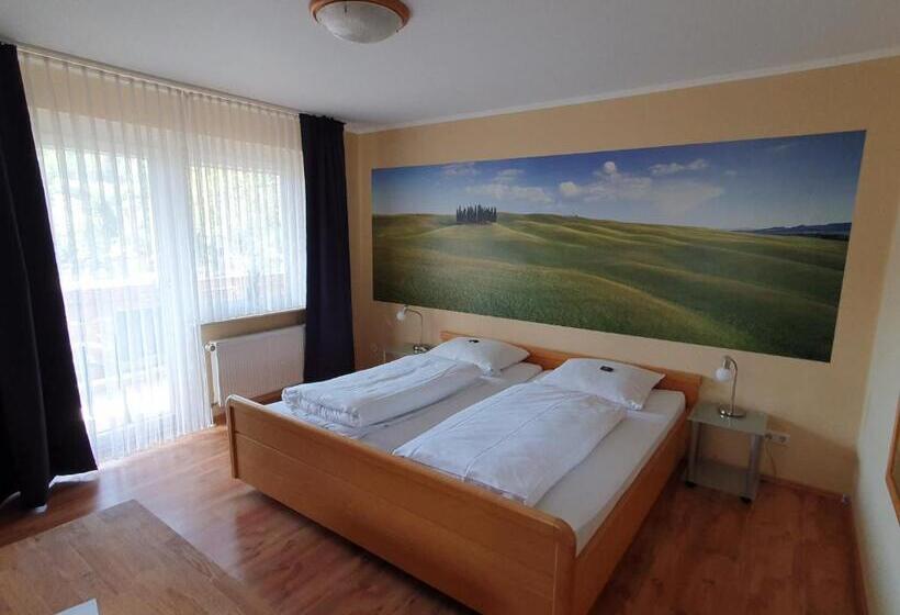 スタンダードルーム, Brauner Hirsch