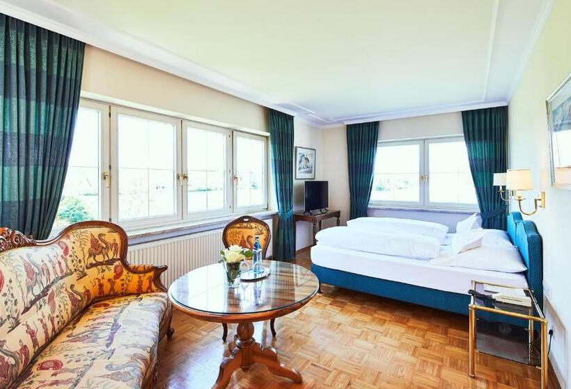 Comfort room with garden view, Reck S Hotel Restaurant