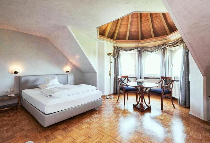 Comfort room with garden view, Reck S Hotel Restaurant