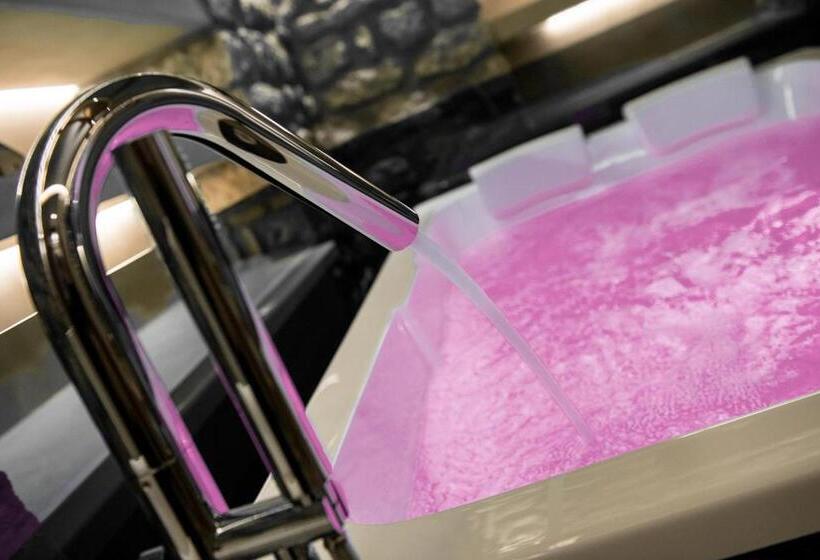 اتاق استاندارد با وان آب گرم, Tsikeli Boutique Hotel Meteora   Adults Friendly