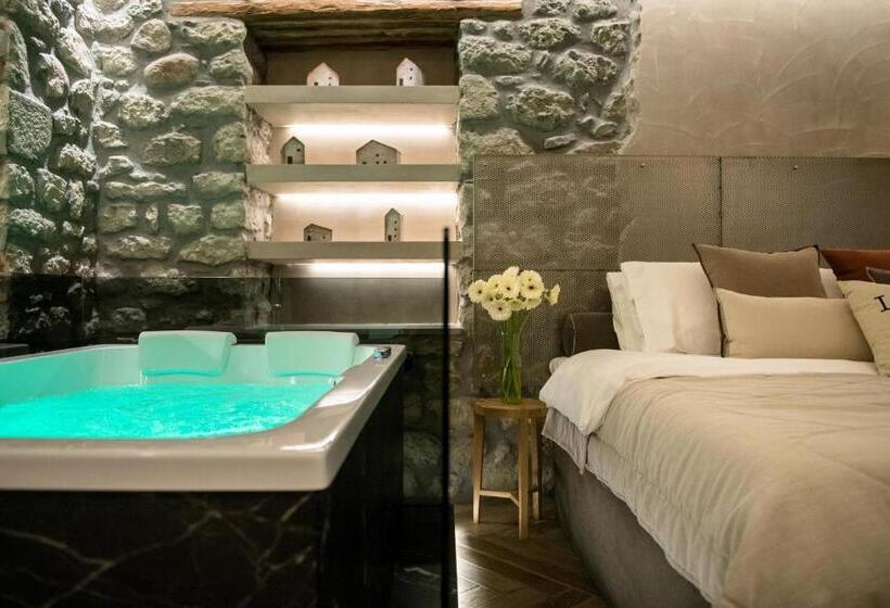 اتاق استاندارد با وان آب گرم, Tsikeli Boutique Hotel Meteora   Adults Friendly