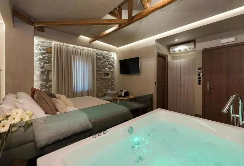バスタブ付きスタンダードルーム, Tsikeli Boutique Hotel Meteora   Adults Friendly
