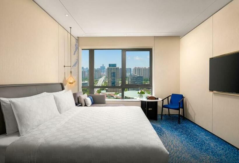 스탠다드 룸 킹사이즈 침대, Hualuxe Shanghai Changfeng Park, An Ihg