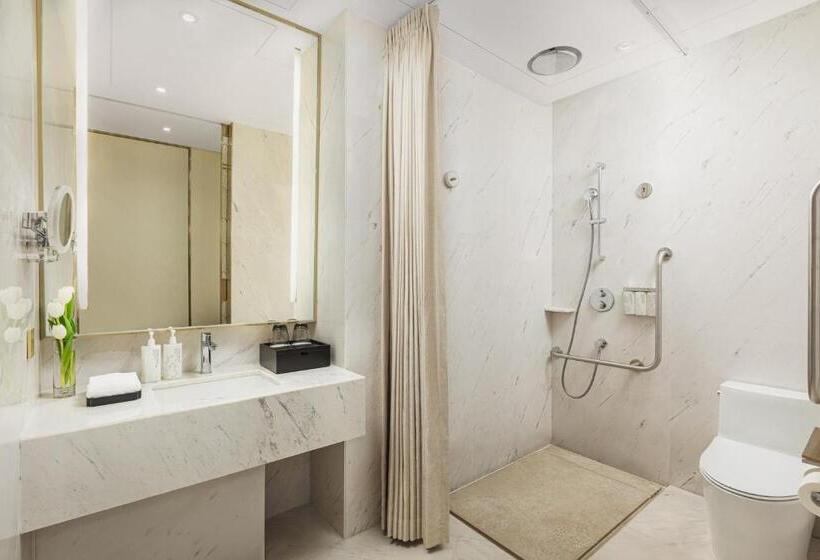 장애인을 위한 스탠다드 룸, Hualuxe Shanghai Changfeng Park, An Ihg
