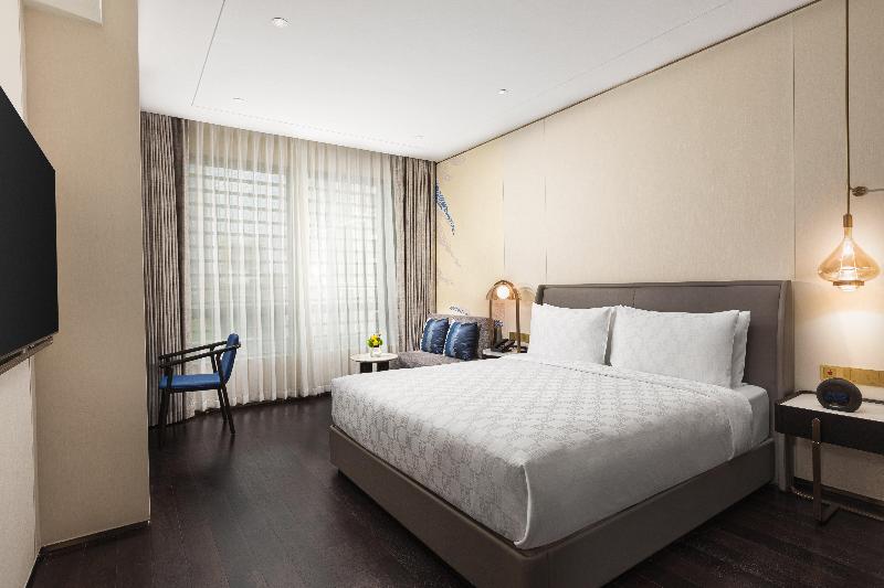 장애인을 위한 킹사이즈 침대 스탠다드 룸, Hualuxe Shanghai Changfeng Park, An Ihg