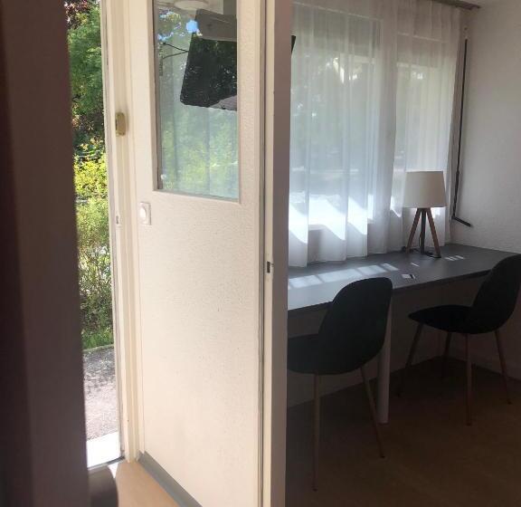 Номер Стандарт, Kyriad Direct Nancy Sud  Vandoeuvre   Rénové