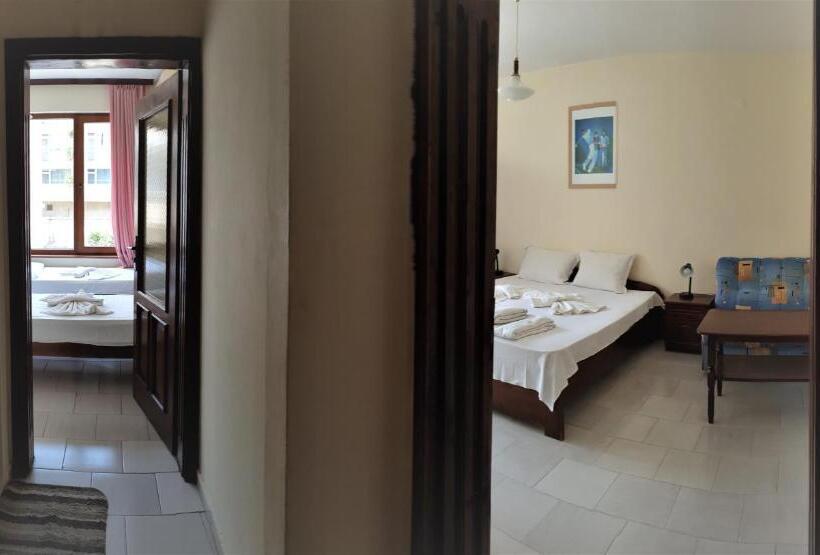 סוויטת 2 חדרי שינה, Lazur