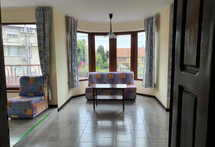 חדר סטנדרט טריפל חדר רחצה חיצוני, Lazur