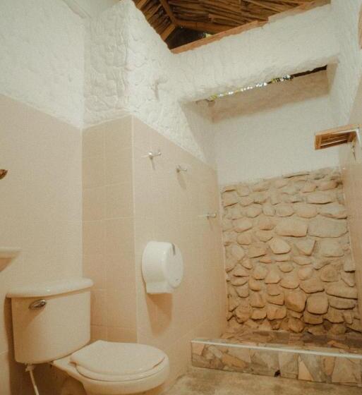 スタンダード4人部屋, Praba Hostel