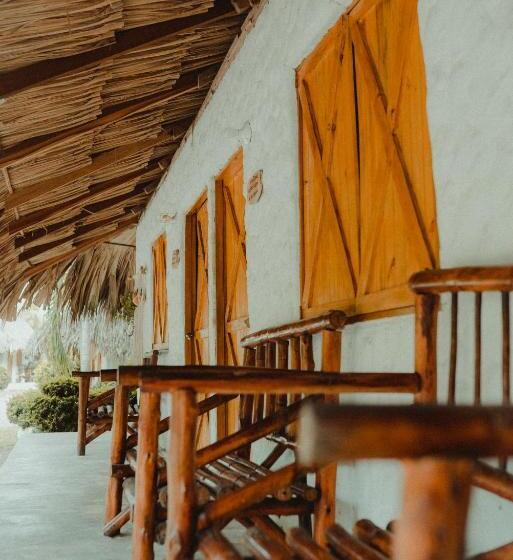 スタンダード4人部屋, Praba Hostel