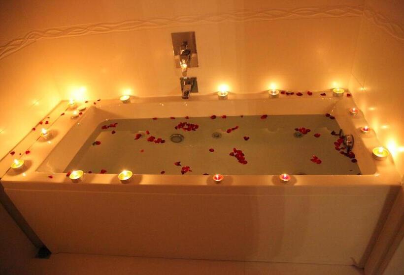 סוויטה עם ג'קוזי, Sapci Prestige