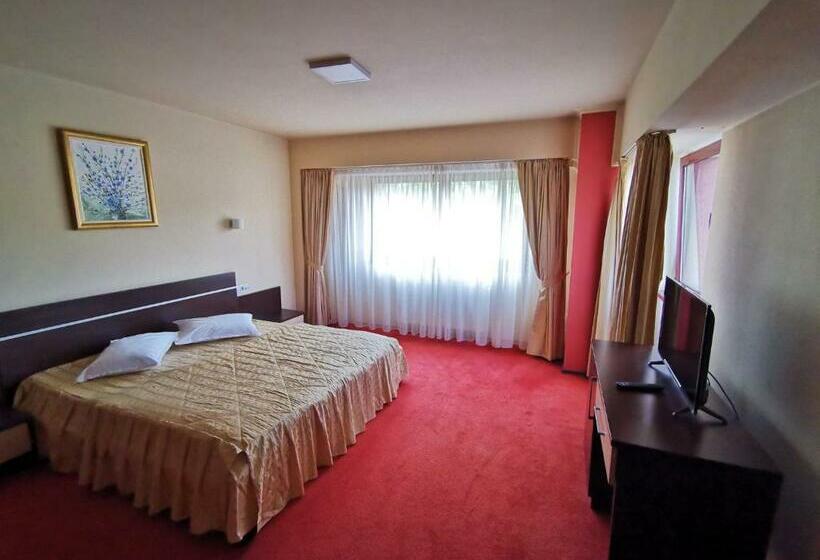 小型套房, Severus