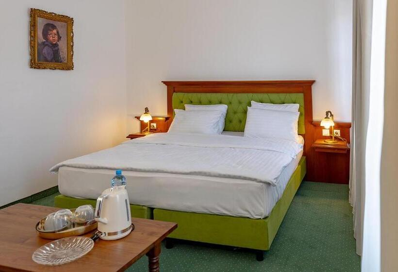 غرفة قياسية, San Gennaro