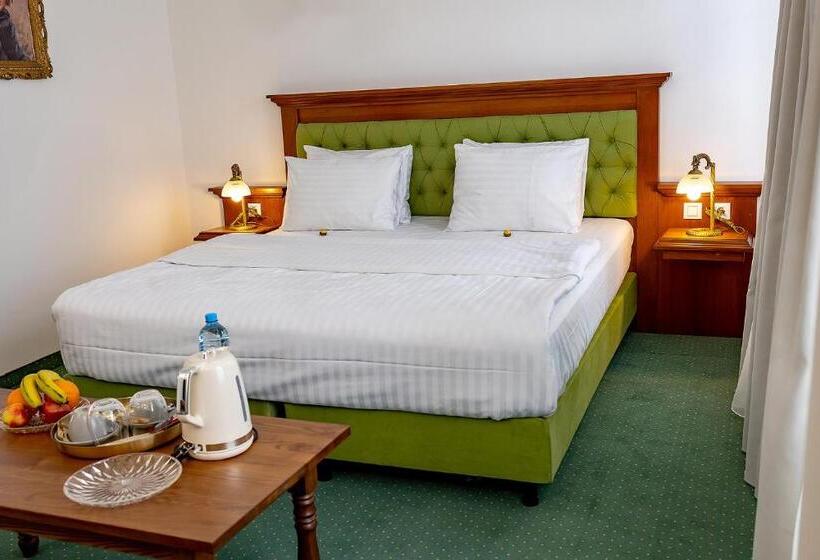 غرفة قياسية, San Gennaro