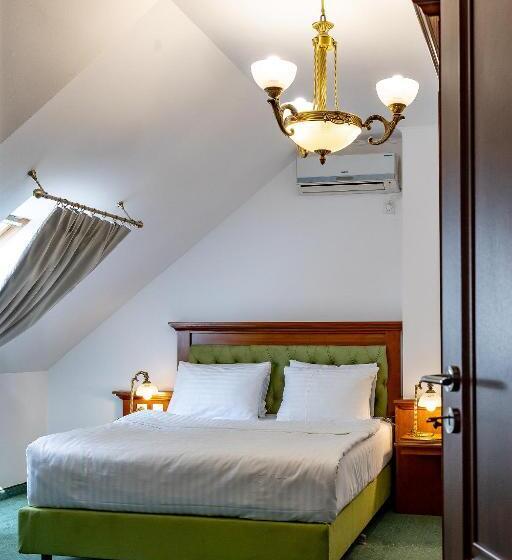 شقة غرفتين, San Gennaro