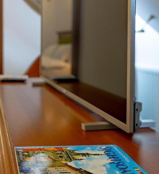 شقة غرفتين, San Gennaro