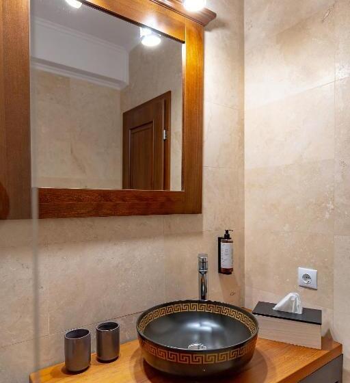 غرفة قياسية, San Gennaro