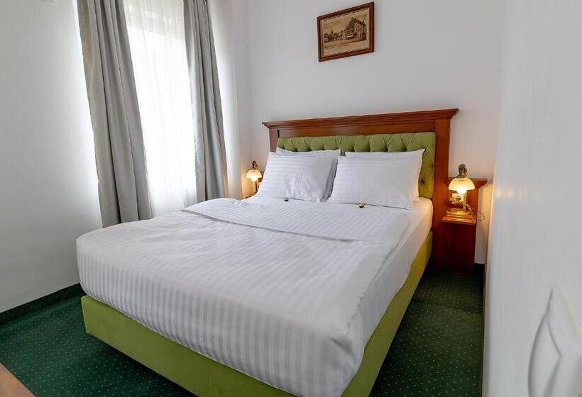 غرفة قياسية, San Gennaro