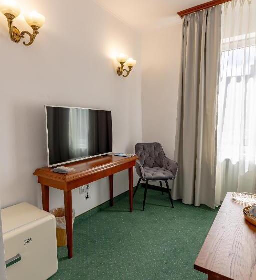 غرفة قياسية, San Gennaro