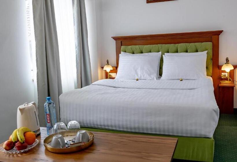 غرفة قياسية, San Gennaro