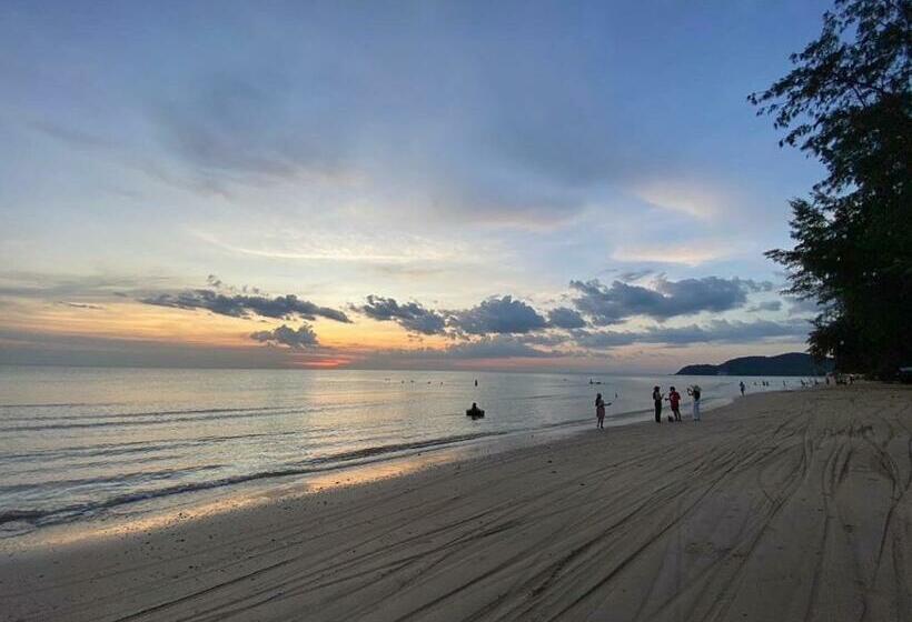 بانگلوی استاندارد, Pooma Resort