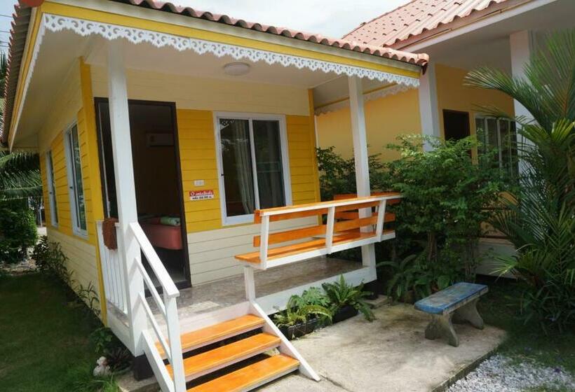 Bungalow Sandard, Pooma Resort