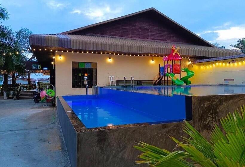 Bungalow Deluxe, Pooma Resort