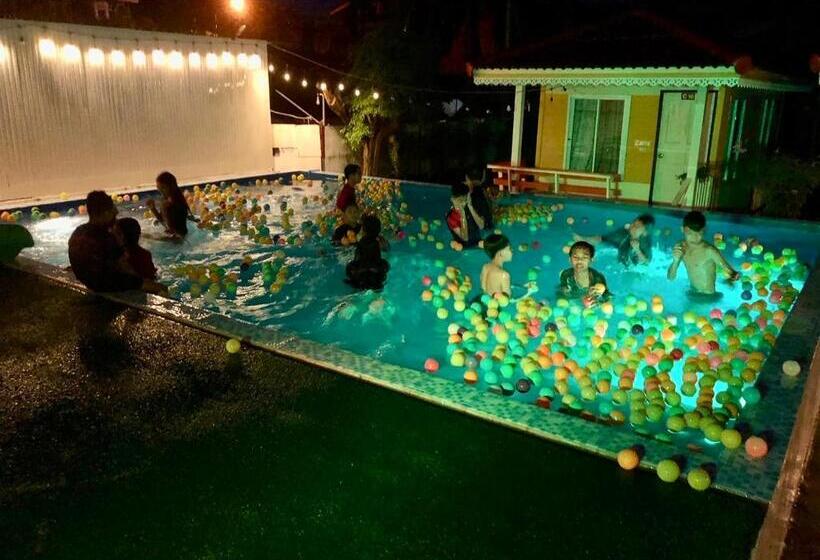 Bungalow Sandard, Pooma Resort