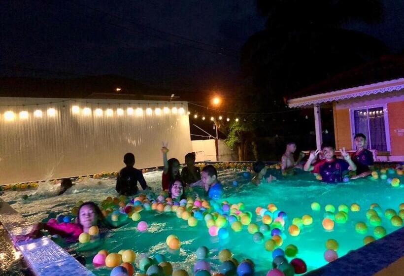 Bungalow Sandard, Pooma Resort