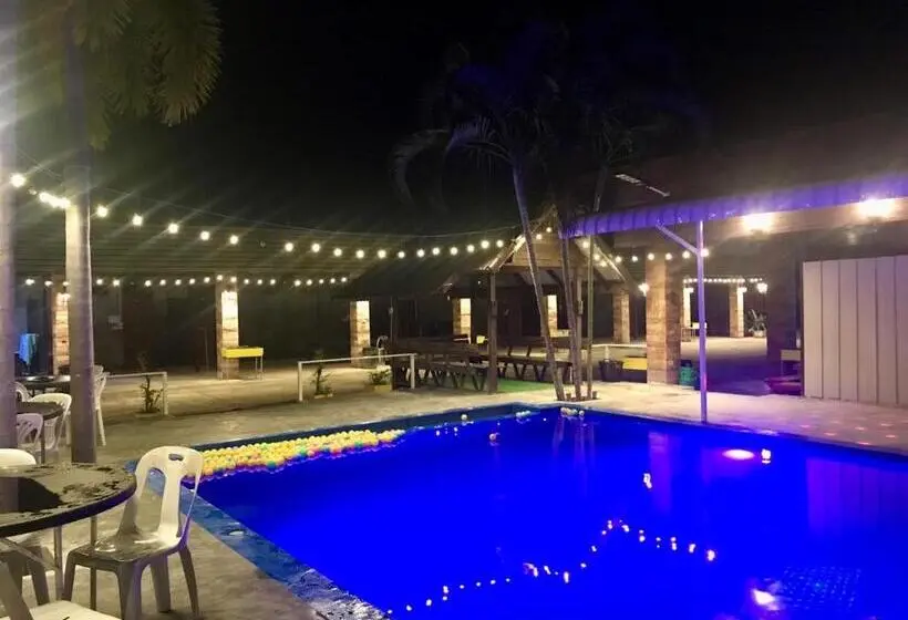 Economy Quadruple Room, Pooma Resort
