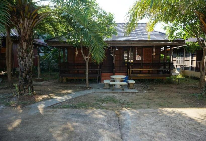 Bungalow Deluxe, Pooma Resort