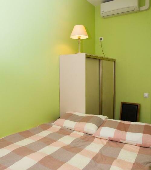 デラックスルーム, Club246 Paris Saint Martin