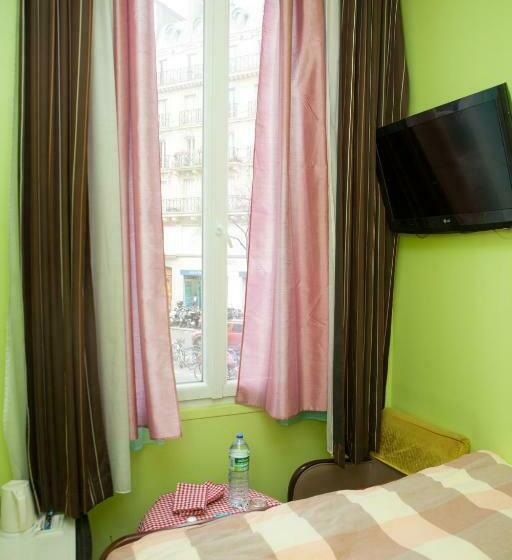 اتاق لوکس, Club246 Paris Saint Martin