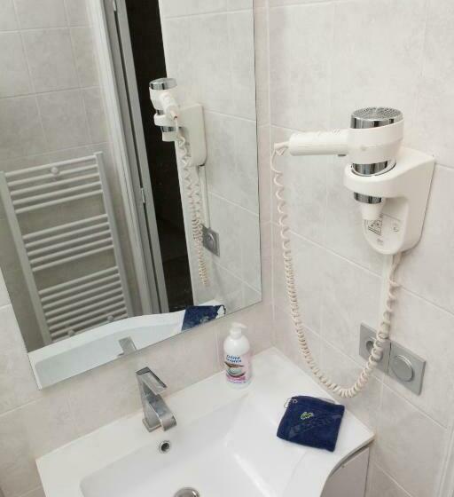 اتاق لوکس, Club246 Paris Saint Martin