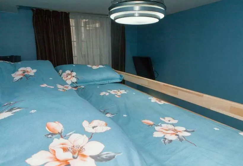 اتاق لوکس چهار تخته, Club246 Paris Saint Martin