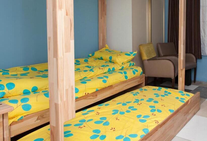 اتاق لوکس چهار تخته, Club246 Paris Saint Martin