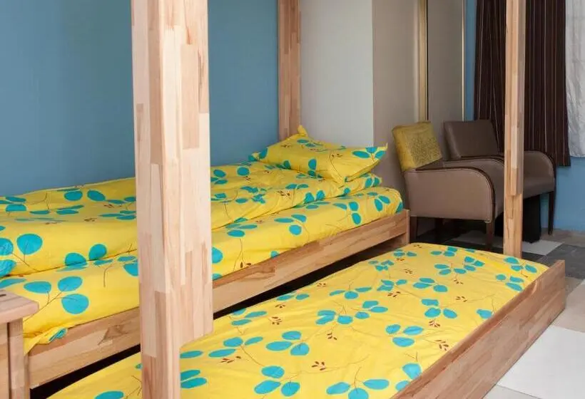 اتاق لوکس چهار تخته, Club246 Paris Saint Martin