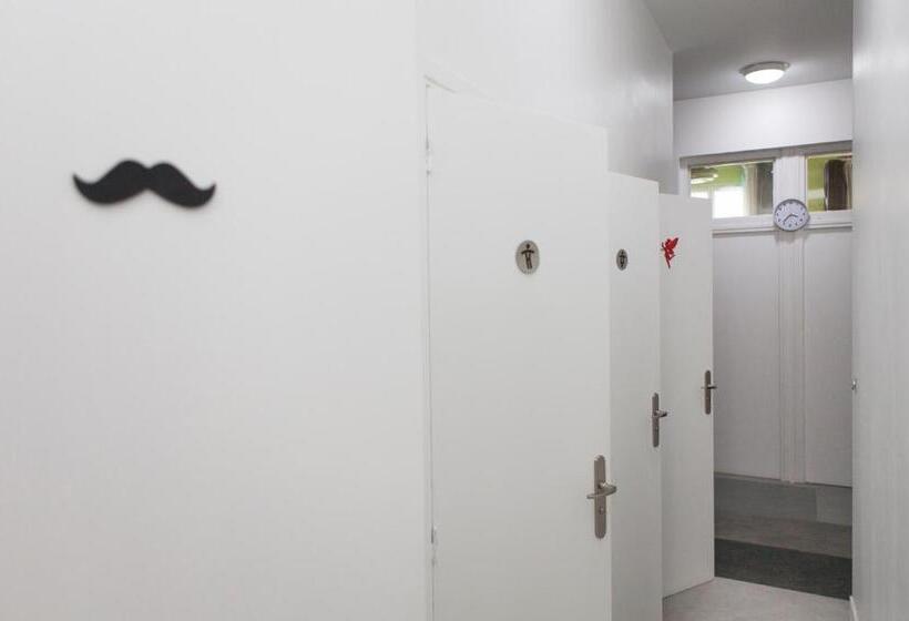 デラックスの4人部屋, Club246 Paris Saint Martin