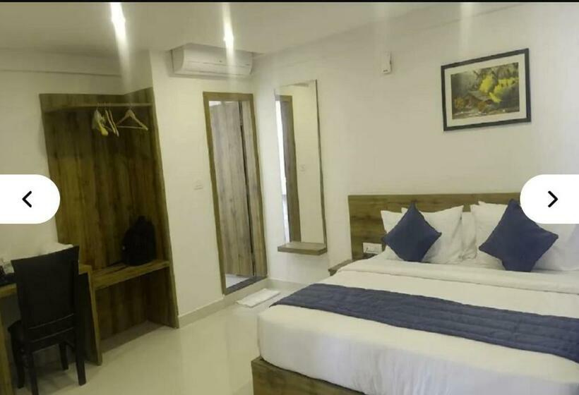 اتاق لوکس, Fly Inn