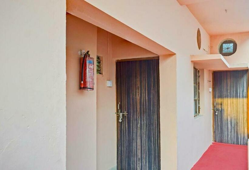 غرفة قياسية ثلاثية, Spot On Hotel Seema Inn