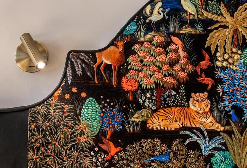 豪华三人间, The Couper Sant Andrea