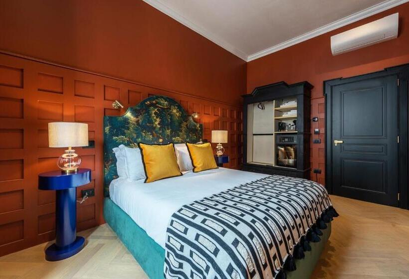 豪华三人间, The Couper Sant Andrea