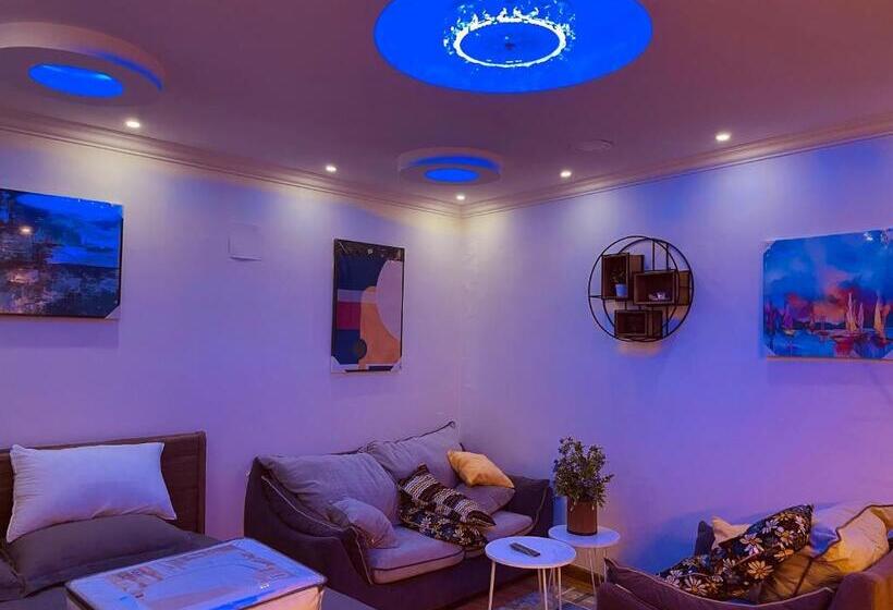 带大床的标准工作室, بيتي بلس للغرف الفندقية مدخل مستقل