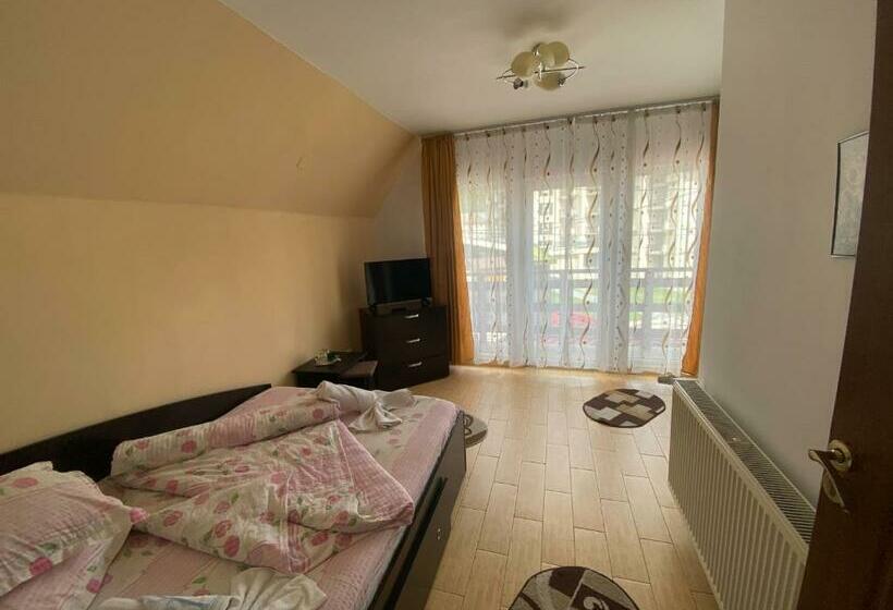 اتاق استاندارد, La Coco Bușteni